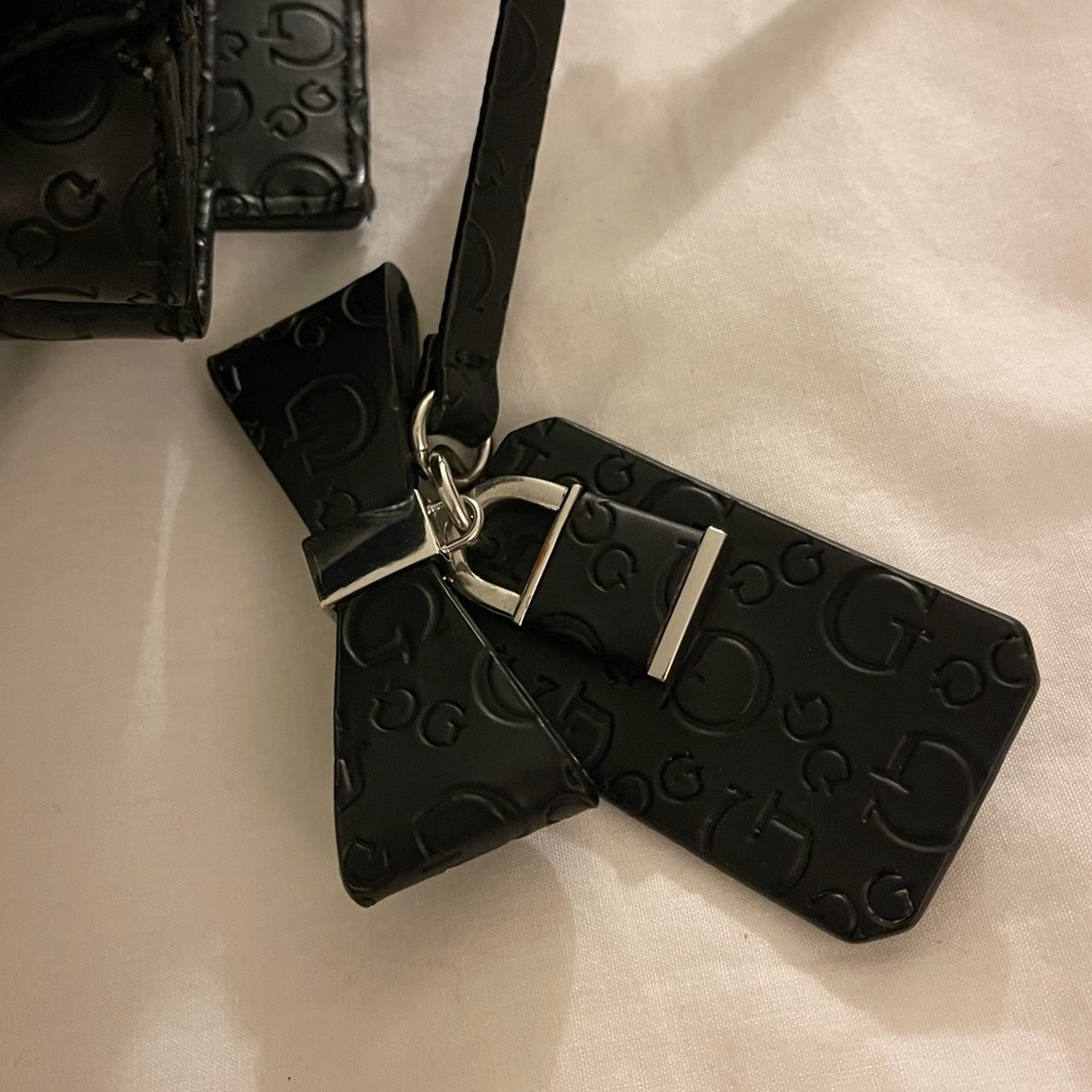 Guess purse - Picture 12 of 13